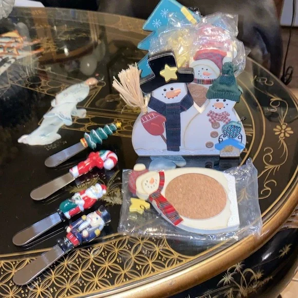 Vintage Christmas Cheese Knives 4 Wooden Painted Snowman Coaster Set 6 w/Holder - Picture 1 of 8